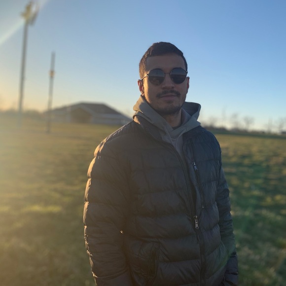 Profile Picture of Andrew Bannout (@abannfit) on Poshmark