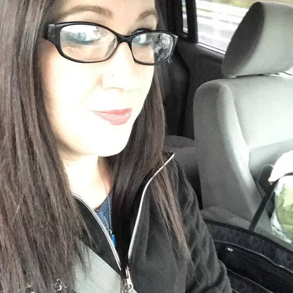 Profile Picture of Marie Bolick (@mbolick) on Poshmark