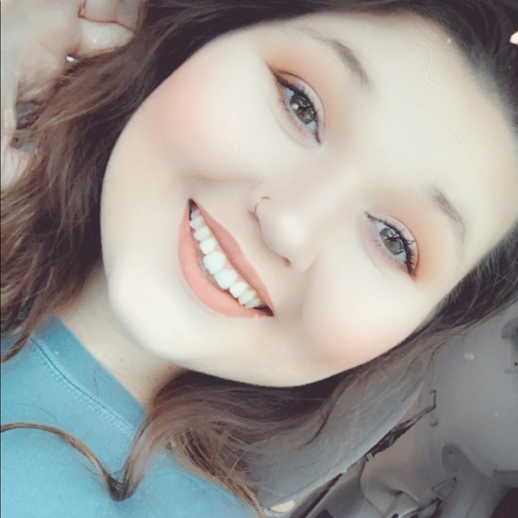 Profile Picture of Hannah Neikes (@hannahneikes25) on Poshmark