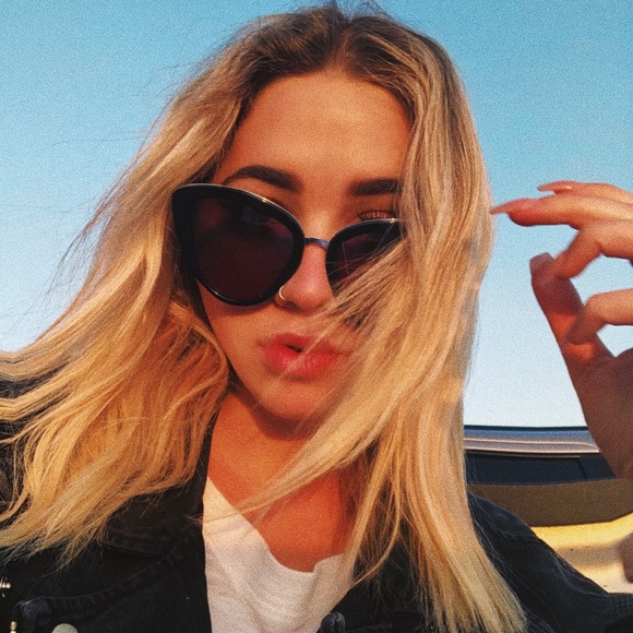 Profile Picture of Katelyn Gallucci (@kategallucci) on Poshmark