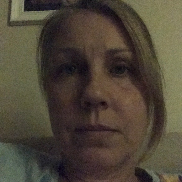 Profile Picture of Melanie Christian (@melsmail11) on Poshmark