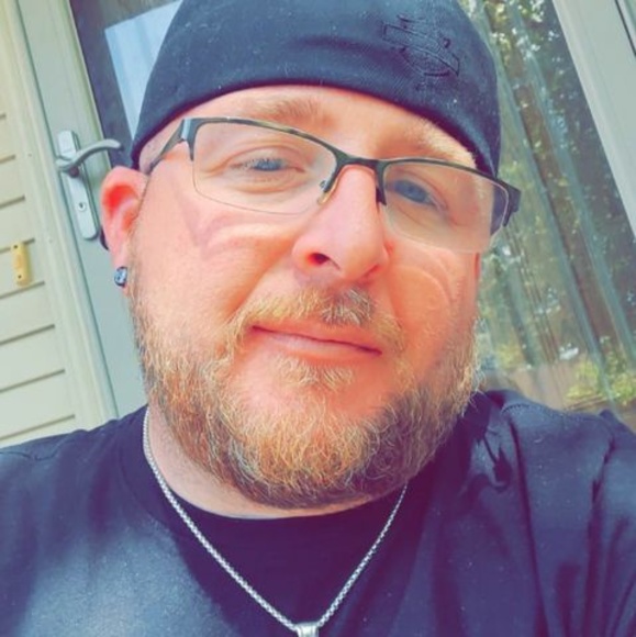 Profile Picture of Matt Hagan (@mhagan7984) on Poshmark