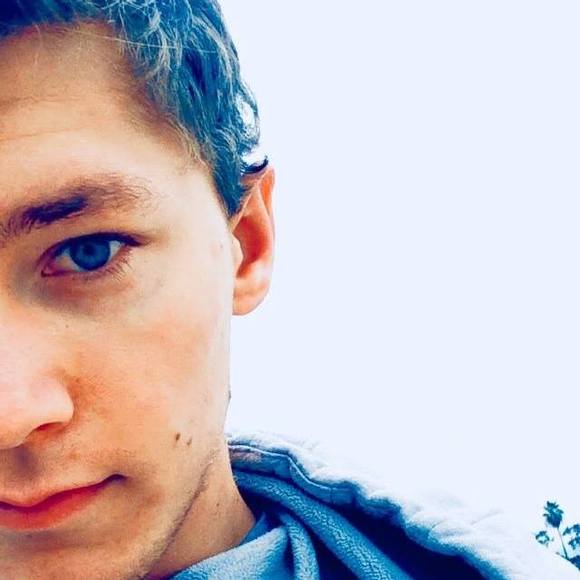 Profile Picture of Scott Draudt (@scrotch) on Poshmark