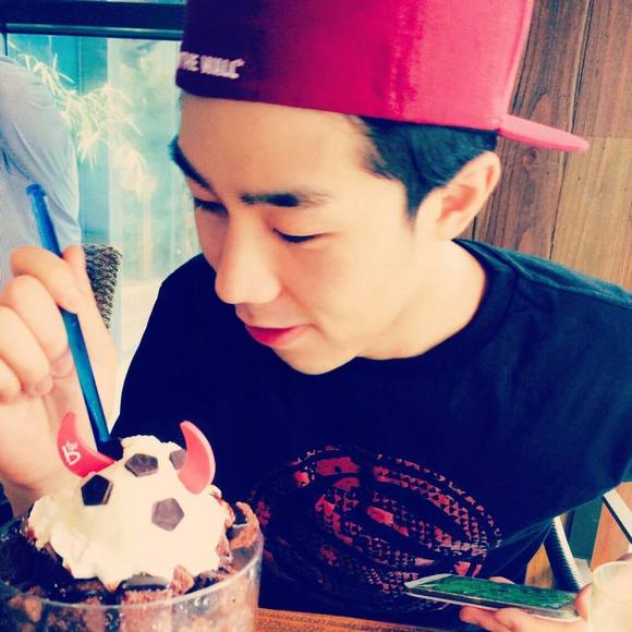 Profile Picture of James Hyun (@sca1047) on Poshmark