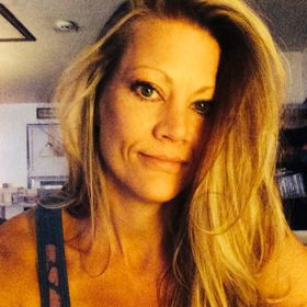 Profile Picture of Lisa Pfalzgraf (@lisapfalzgraf) on Pinterest