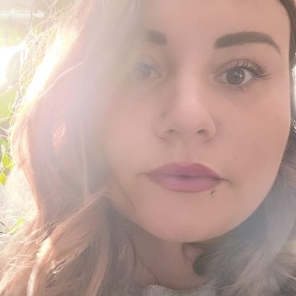 Profile Picture of Caroline Lessard (@caro_less225) on Poshmark