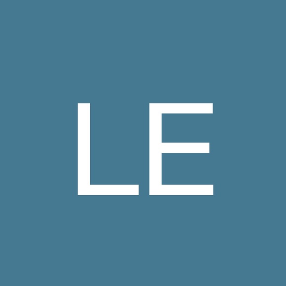 Profile Picture of Leanne Erney (@leanneerney) on Poshmark