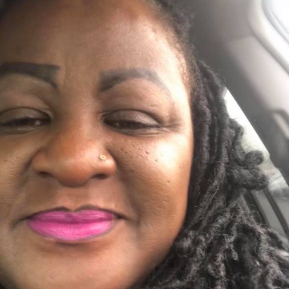 Profile Picture of Vanessa Cestero (@vanessacestero) on Poshmark