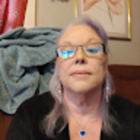 Profile Picture of Tammy Besta (@tammybesta) on Poshmark