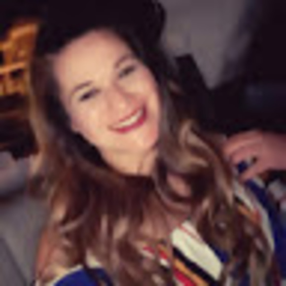 Profile Picture of Yesenia Negron (@yeyi32yeyi) on Poshmark