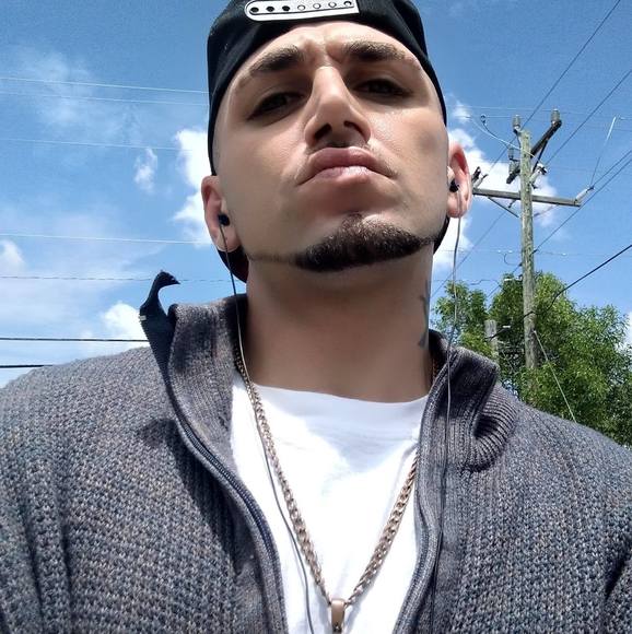 Profile Picture of Anthony Fattaruso (@afattaruso) on Poshmark