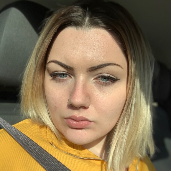 Profile Picture of Erin Mcmurran (@erinmcmurran) on Poshmark