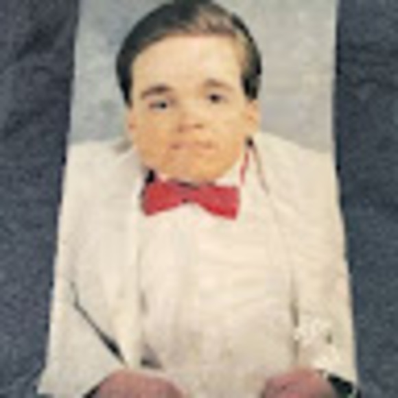Profile Picture of Alex Willis (@willis1337) on Poshmark
