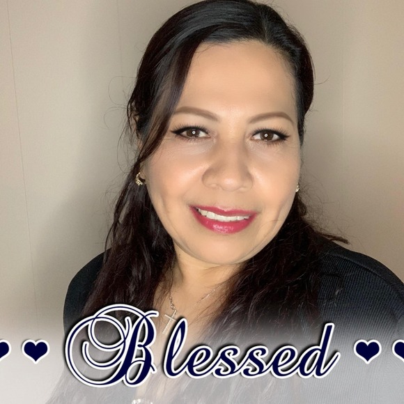 Profile Picture of Mayorga Ana jeannette (@mayorga_a) on Poshmark