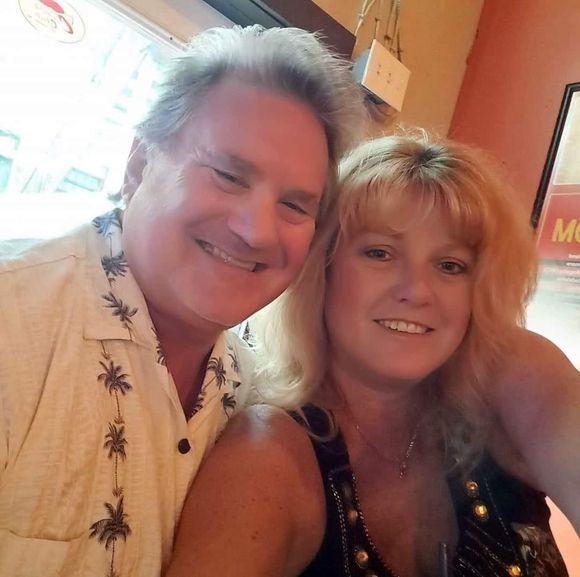 Profile Picture of Mike Schweder (@mikeschweder) on Poshmark
