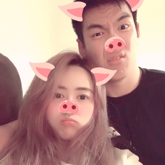 Profile Picture of Jonathan Liu (@jonathanliu) on Poshmark