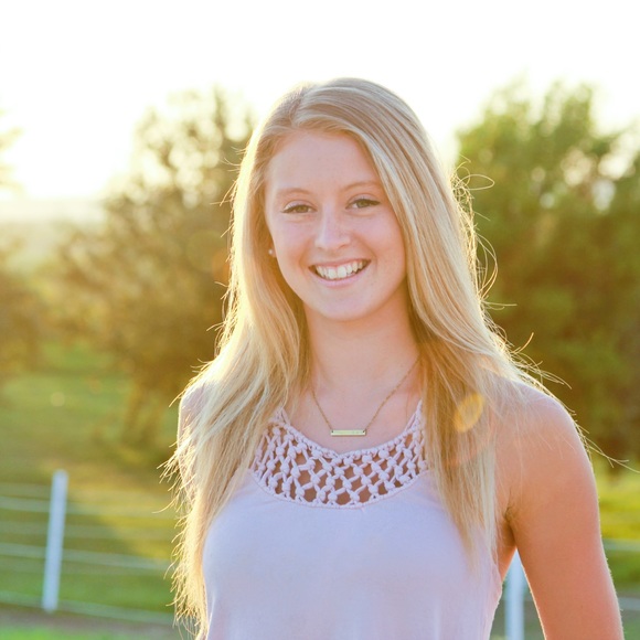 Profile Picture of Callie Sandahl (@calliesandahl) on Poshmark