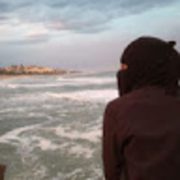 Profile Picture of Fathima Haffejee (@fathimahaffejee) on Poshmark