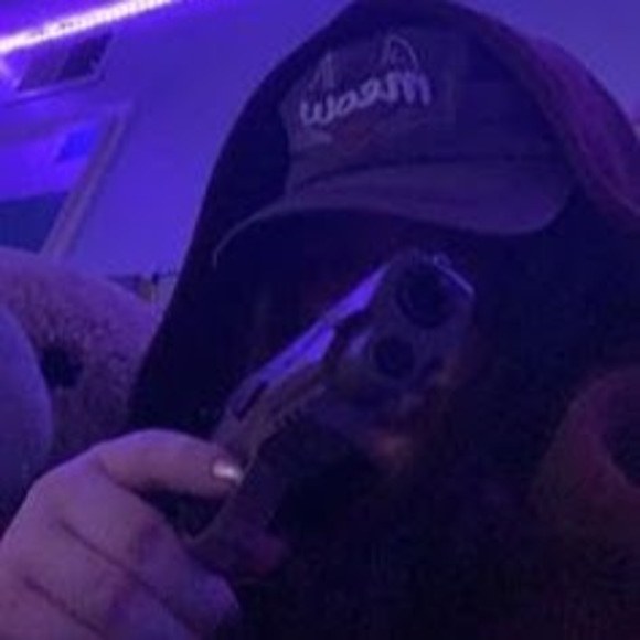 Profile Picture of Robert Fillingim (@robertfillingim) on Poshmark