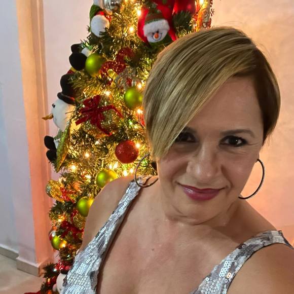 Profile Picture of Mayra Alvarez (@yandayra1) on Poshmark