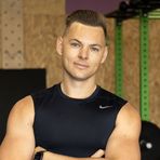 Profile Picture of Adrian Dull (@adrian.dull) on Facebook