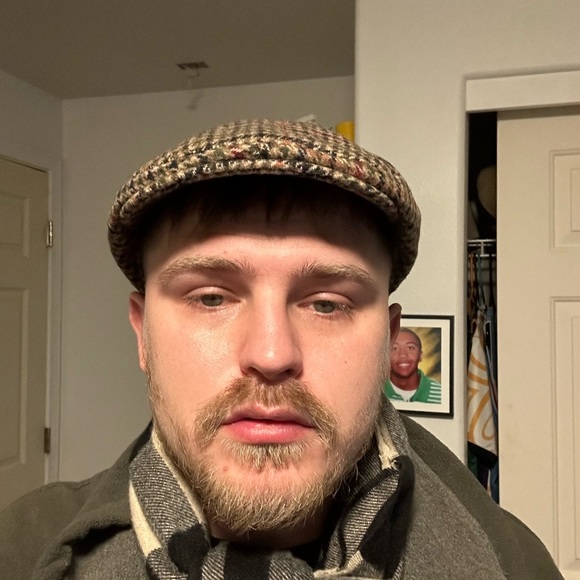 Profile Picture of Dominic Asciutto (@crackadom) on Poshmark