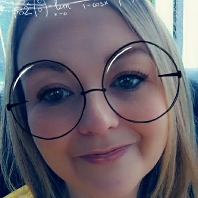 Profile Picture of Gail Bell (@YummmyMummyxx) on Twitter