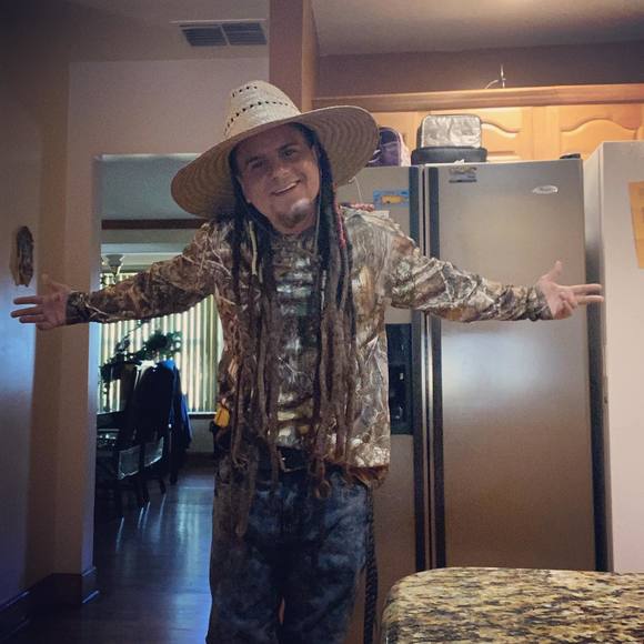 Profile Picture of Mikey Madera (@mikeyagain) on Poshmark