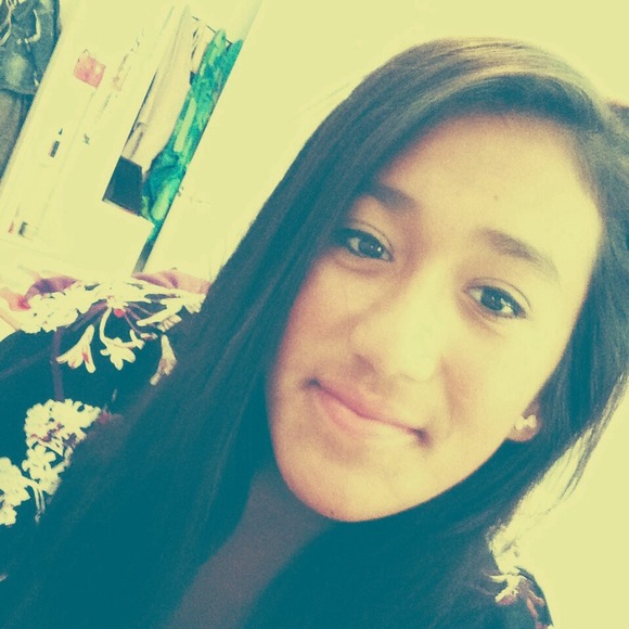 Profile Picture of Gaby Rivera (@xoxo_gaby18) on Poshmark