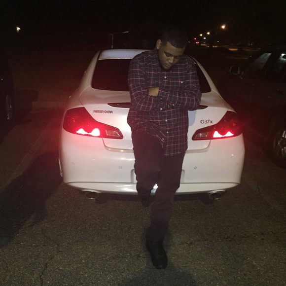Profile Picture of Jonathan Armstrong (@johnnyboy199819) on Poshmark