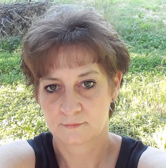 Profile Picture of Paula Harper (@harper1969) on Poshmark