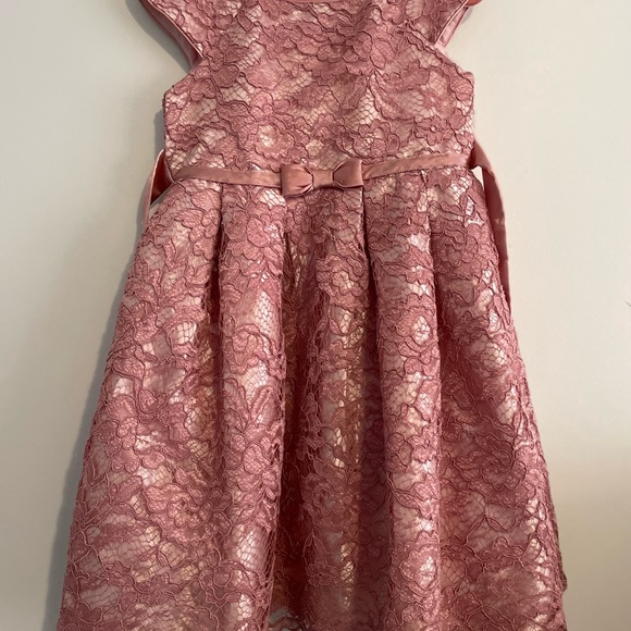 Profile Picture of Faima Ainy (@faimaainy) on Poshmark