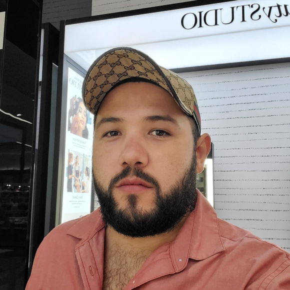 Profile Picture of Arjona Arjona (@arjonaarjona) on Poshmark