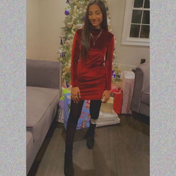 Profile Picture of Pamela Espinal (@pameluchys) on Poshmark