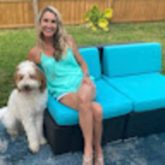Profile Picture of Hope Daskalakis (@hopedaskalakis3) on Poshmark