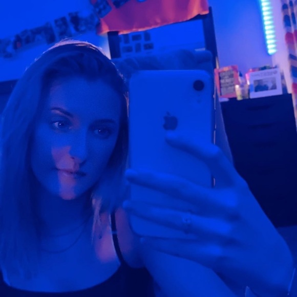 Profile Picture of Maya Diaz (@mayadiaz6) on Poshmark