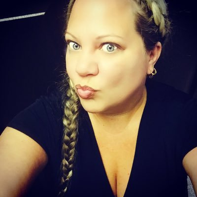 Profile Picture of Crystal Watts (@blueeyediamond) on Twitter