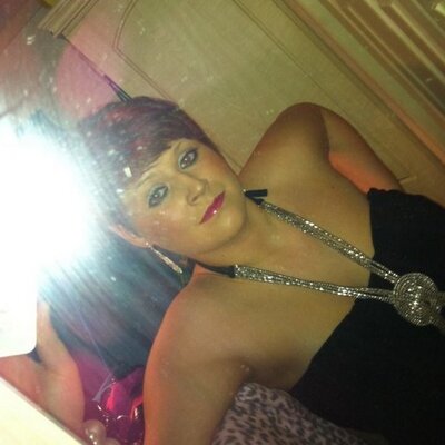 Profile Picture of Laura Downes (@LauraDownes1) on Twitter