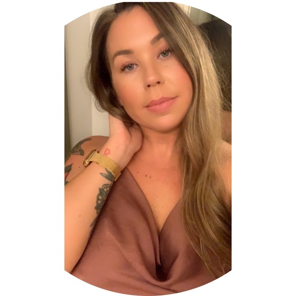 Profile Photo of Krystal Munoz (@krystaleigh6) on Poshmark