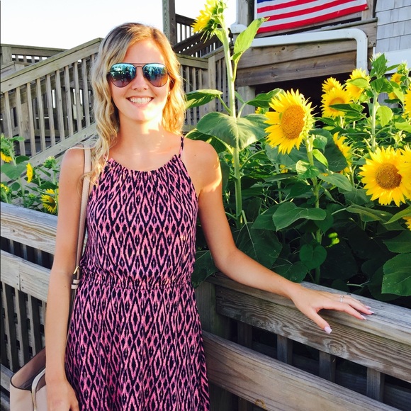 Profile Picture of Katelyn Vance (@kvance01) on Poshmark