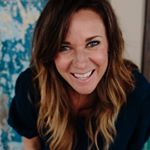 Profile Picture of LIFE COACH + COLUMNIST (@_louise_thompson) on Instagram