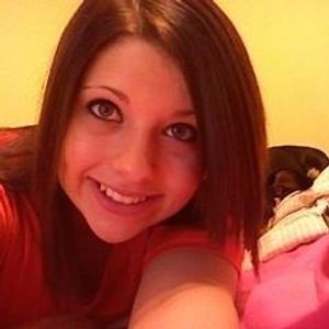 Profile Picture of Leah Hiett (@leahhiett) on Myspace
