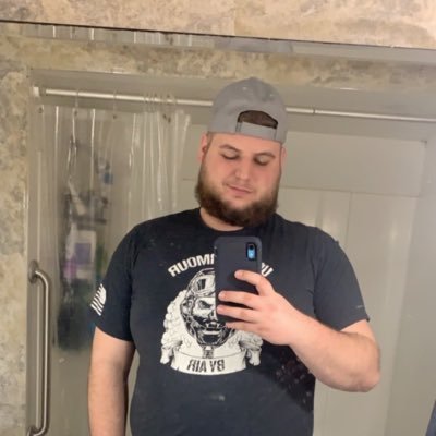 Profile Picture of Dylan (@DylanLutz67) on Twitter