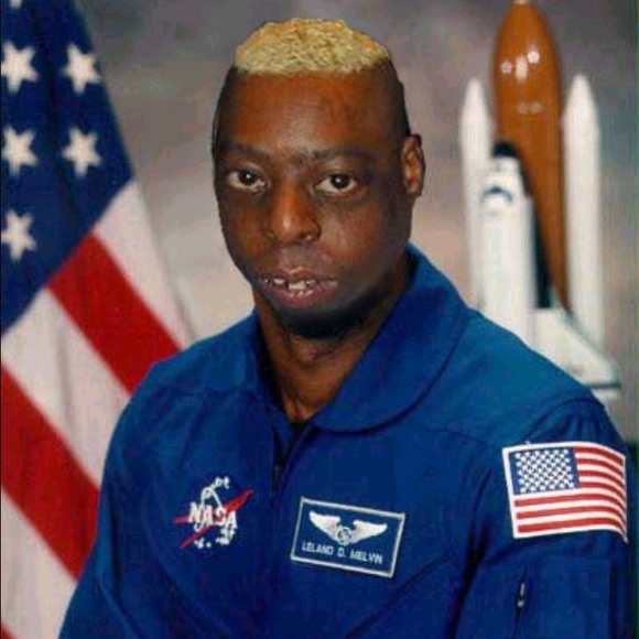 Profile Picture of Hser Htoo (@harrylar1) on Poshmark