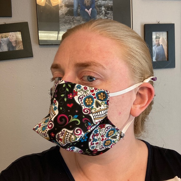 Profile Picture of Amber Swann (@aswann17) on Poshmark