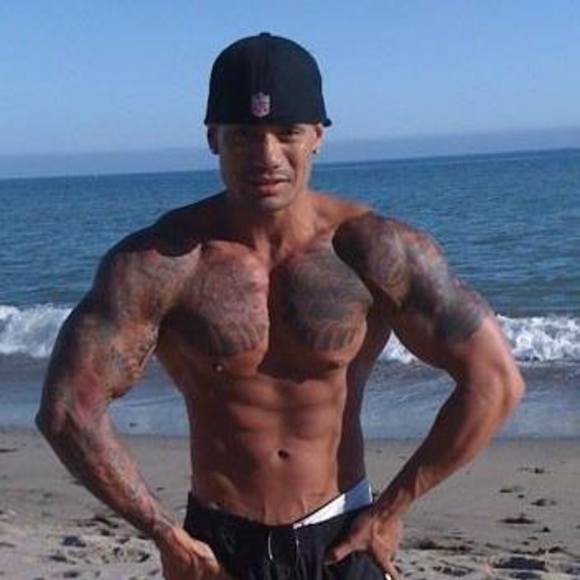 Profile Picture of Eric David (@efeezee104) on Poshmark