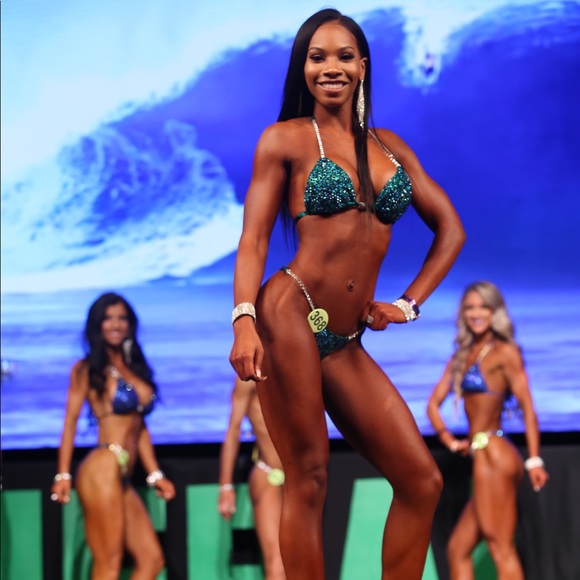 Profile Picture of Emerald Gonzalez (@eneraldgonzalez) on Poshmark