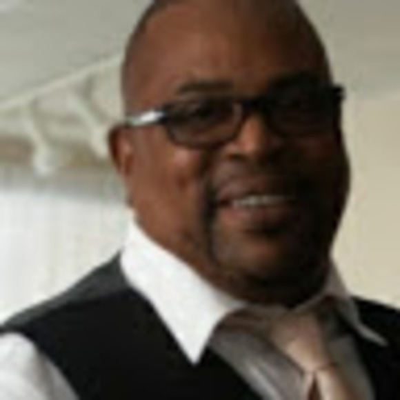 Profile Picture of Curtis James (@curtisjames1964) on Poshmark