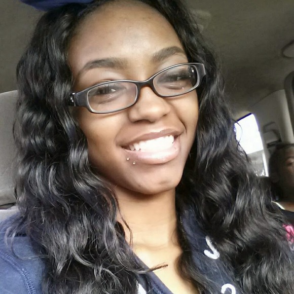 Profile Picture of Tiearra Morris (@tiemor12) on Poshmark
