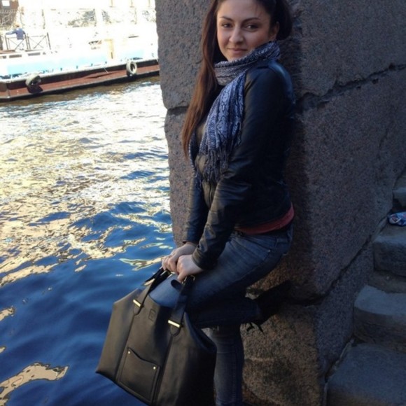 Profile Picture of Anahi ng Anahi ng (@anahing367) on Poshmark